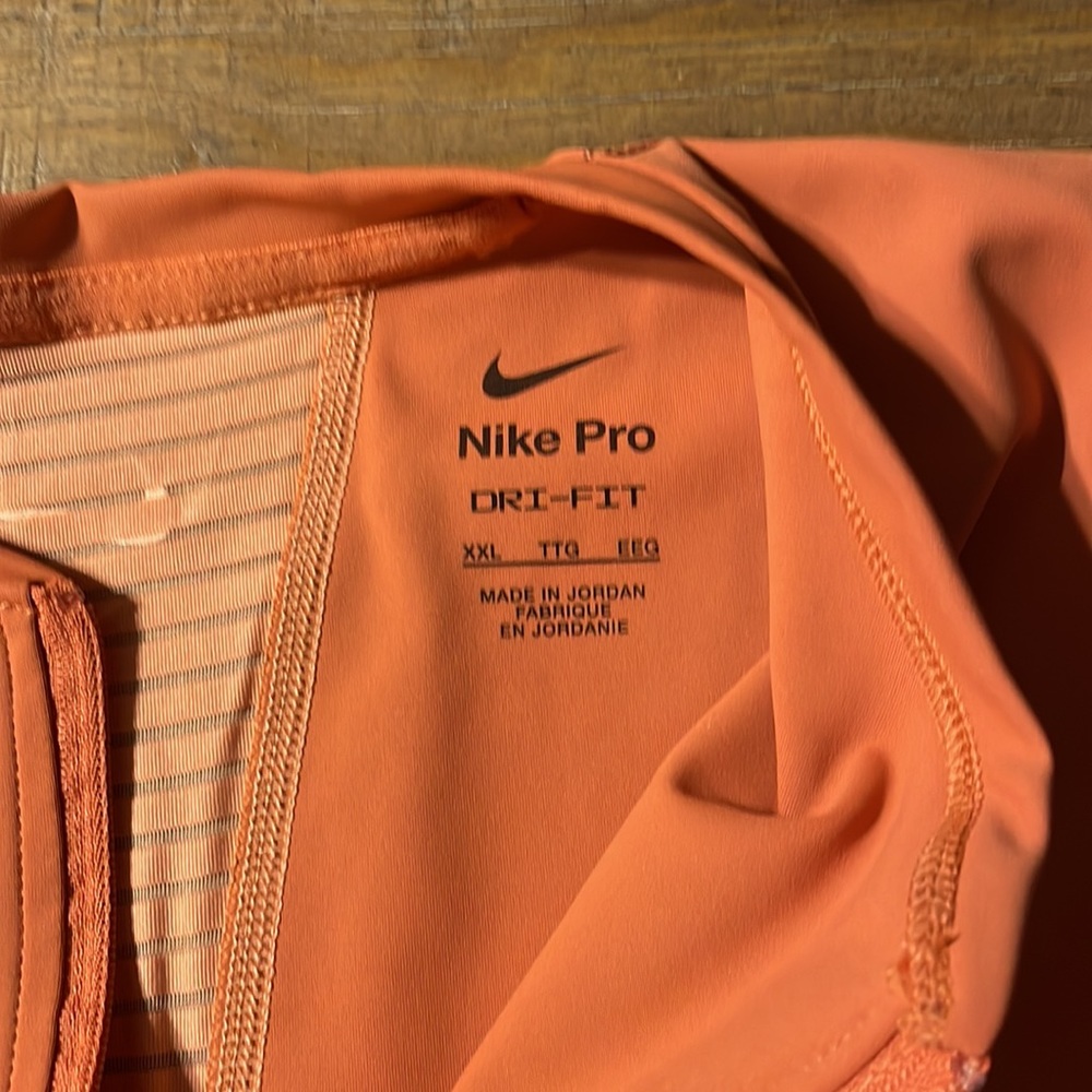 Nike womens cropped tank top, brand new with tags - Picture 5 of 5